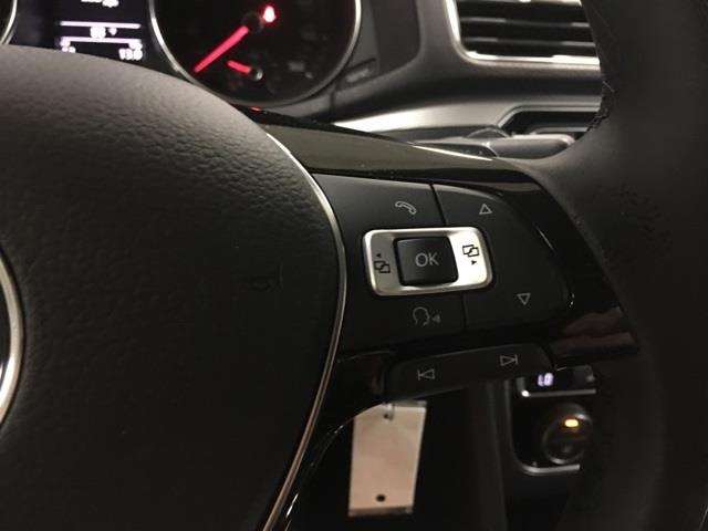 2017 Volkswagen Passat 1.8T R-Line 4dr Sedan